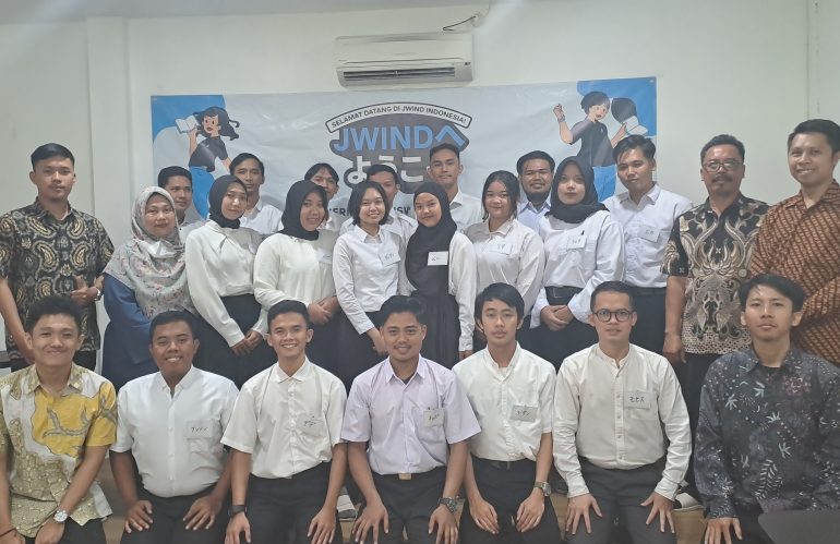 Acara penerimaan siswa baru J-Wind Food Service