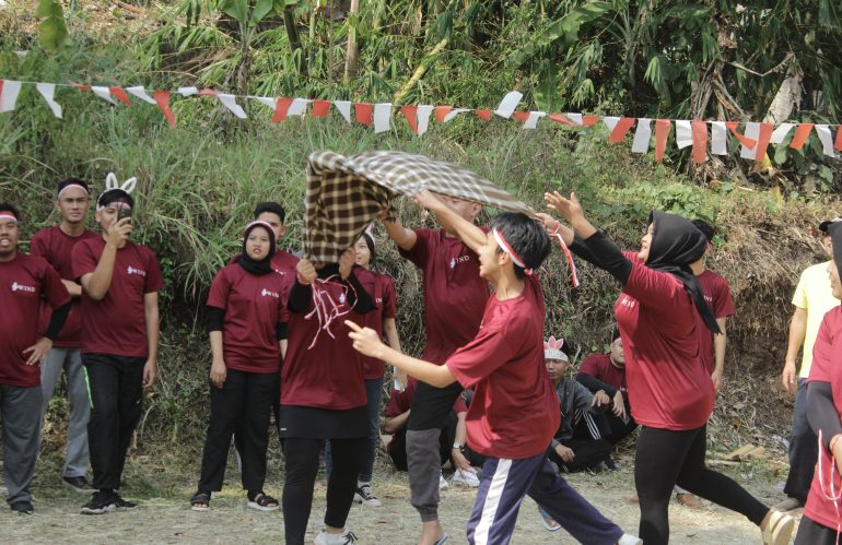 J-Wind Indonesia Rayakan HUT RI ke-78 dengan Mengadakan Perlombaan Bersama Para Siswa.